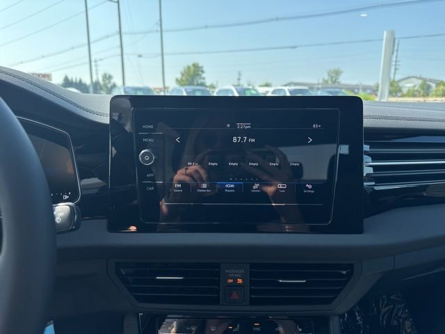 Used 2025 Volkswagen Jetta Sport image 10