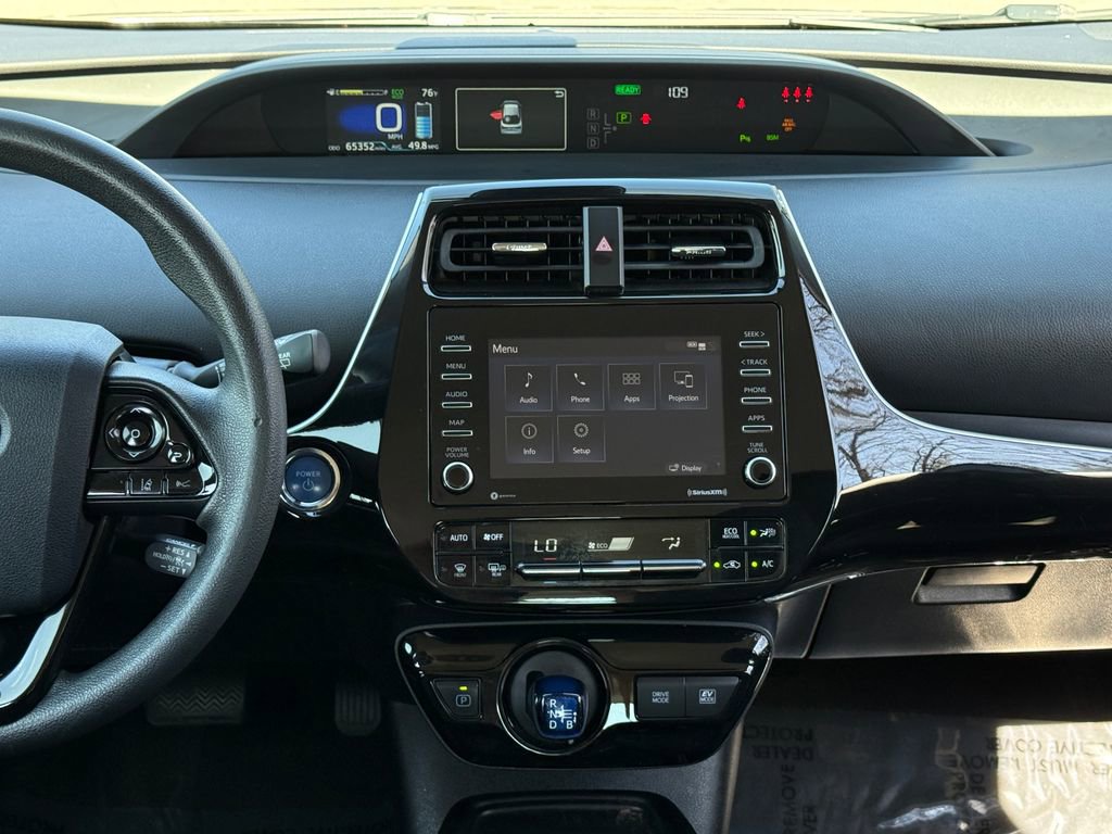 Used 2022 Toyota Prius LE image 14