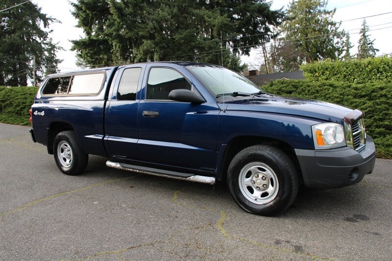 Used 2005 Dodge Dakota ST image 2