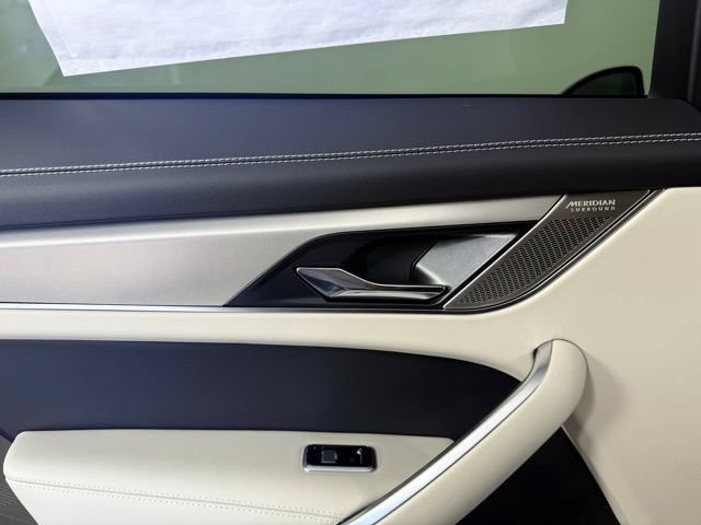 Certified 2026 Jaguar F-PACE R-Dynamic S AWD/4WD image 27