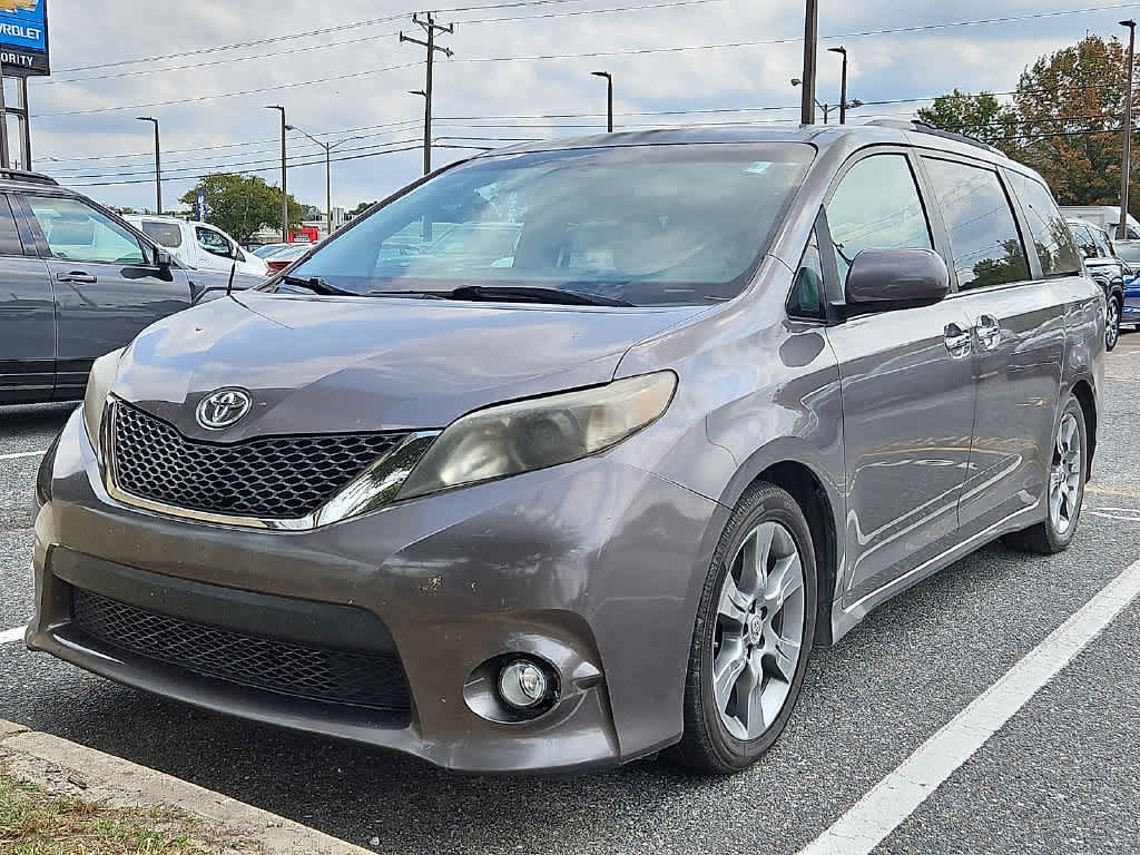 Used 2014 Toyota Sienna SE