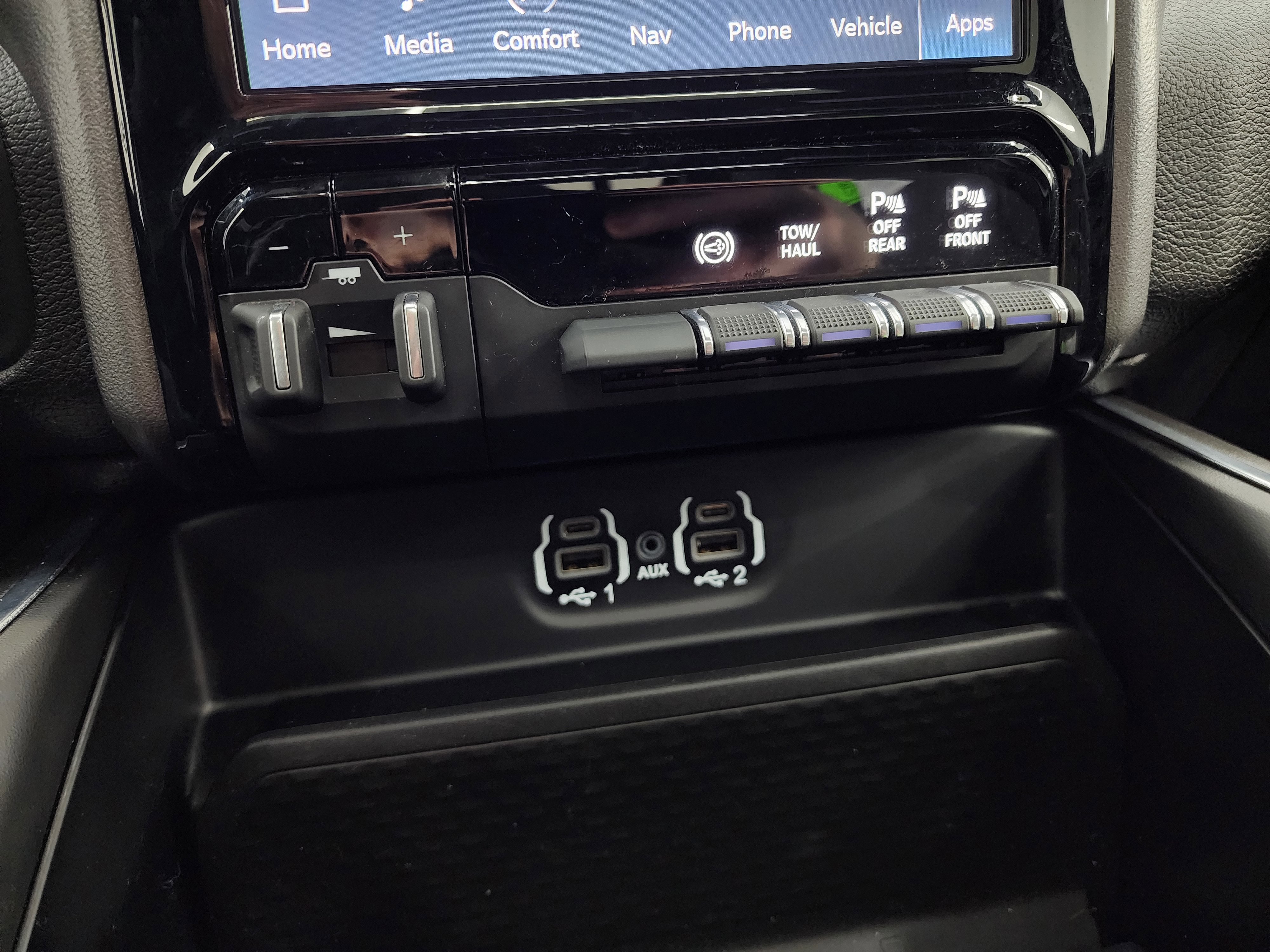 Used 2024 RAM 2500 Laramie w/ Sport Appearance Package image 61