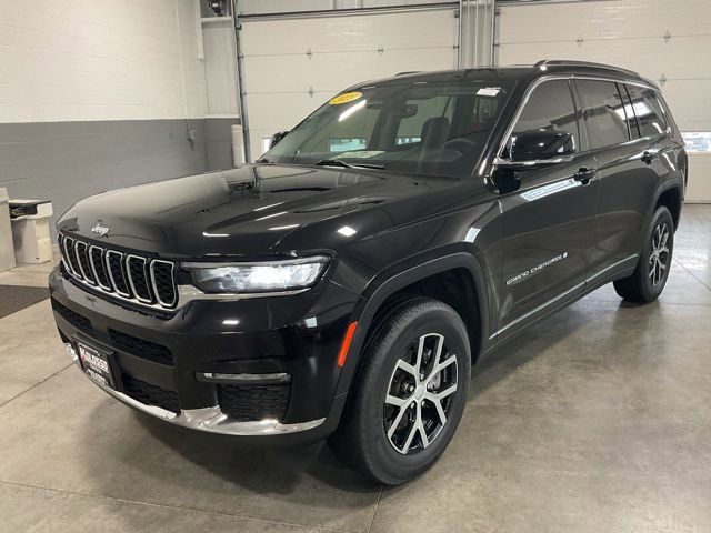 Used 2023 Jeep Grand Cherokee L Limited w/ Trailer Tow Group (B) AWD/4WD image 3