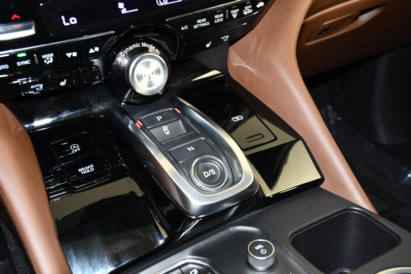 Certified 2024 Acura MDX SH-AWD w/ Technology Package image 30
