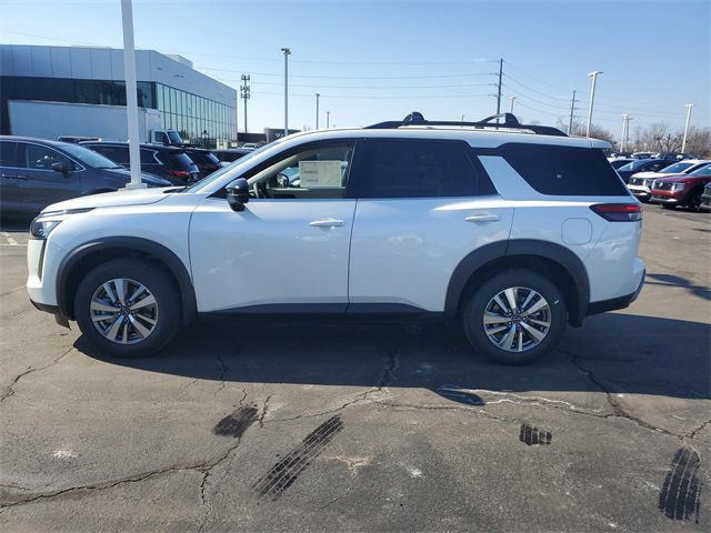 New 2026 Nissan Pathfinder SL image 4