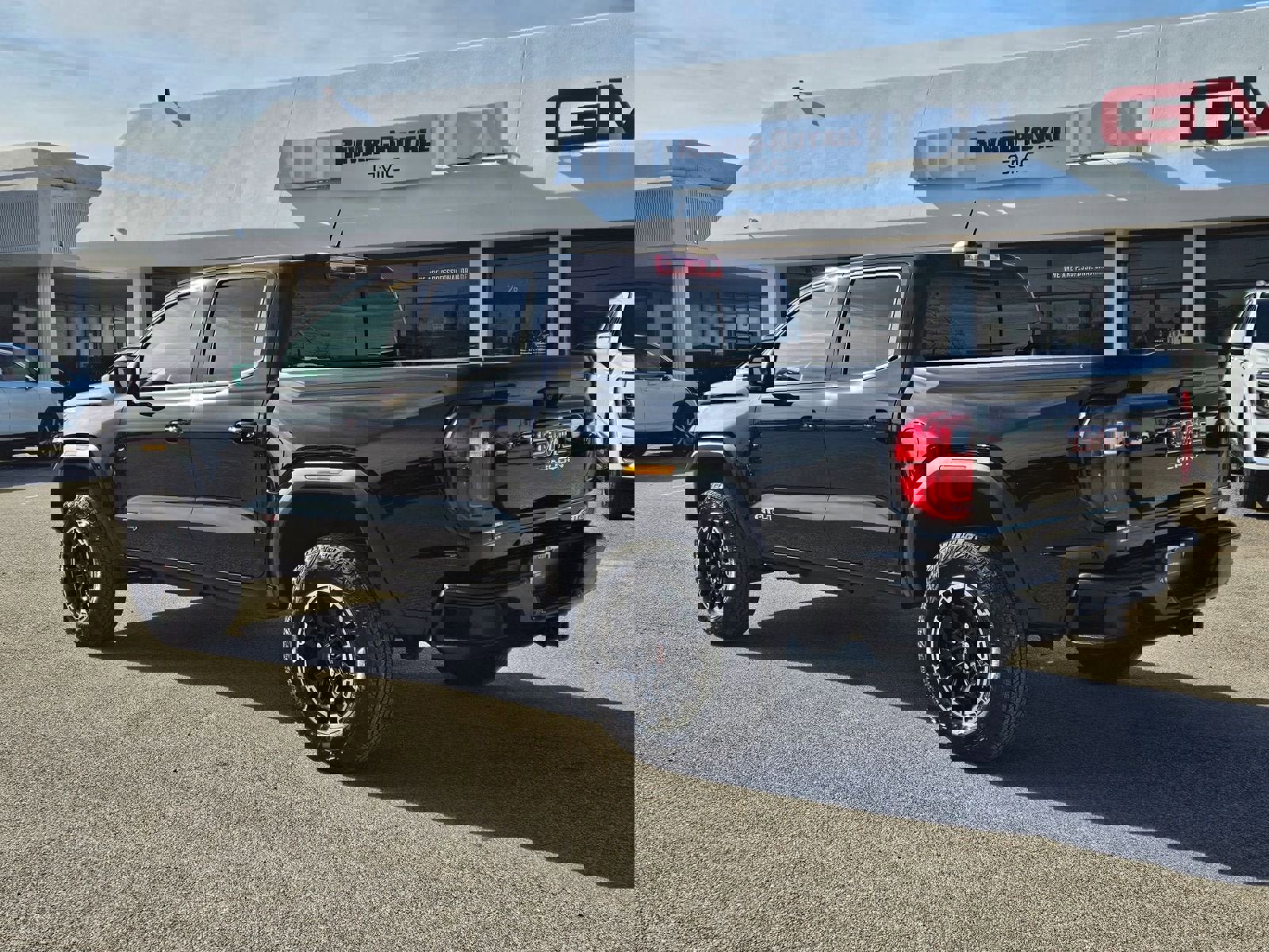 New 2026 GMC Canyon AT4 image 3