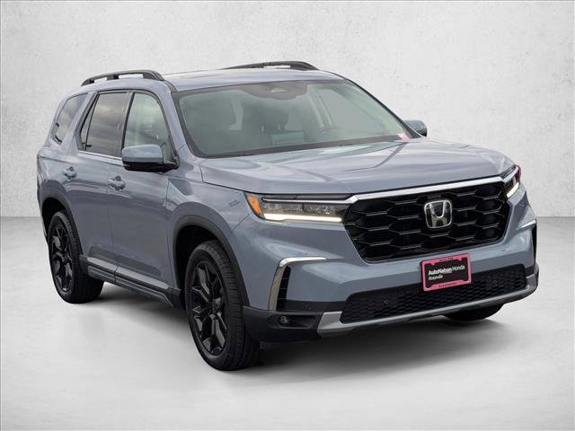 New 2025 Honda Pilot Touring image 6