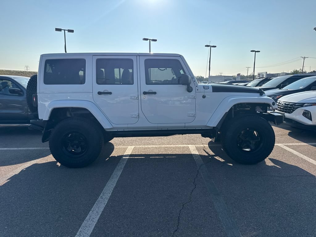 Used 2013 Jeep Wrangler Unlimited Sahara w/ Connectivity Group AWD/4WD image 4