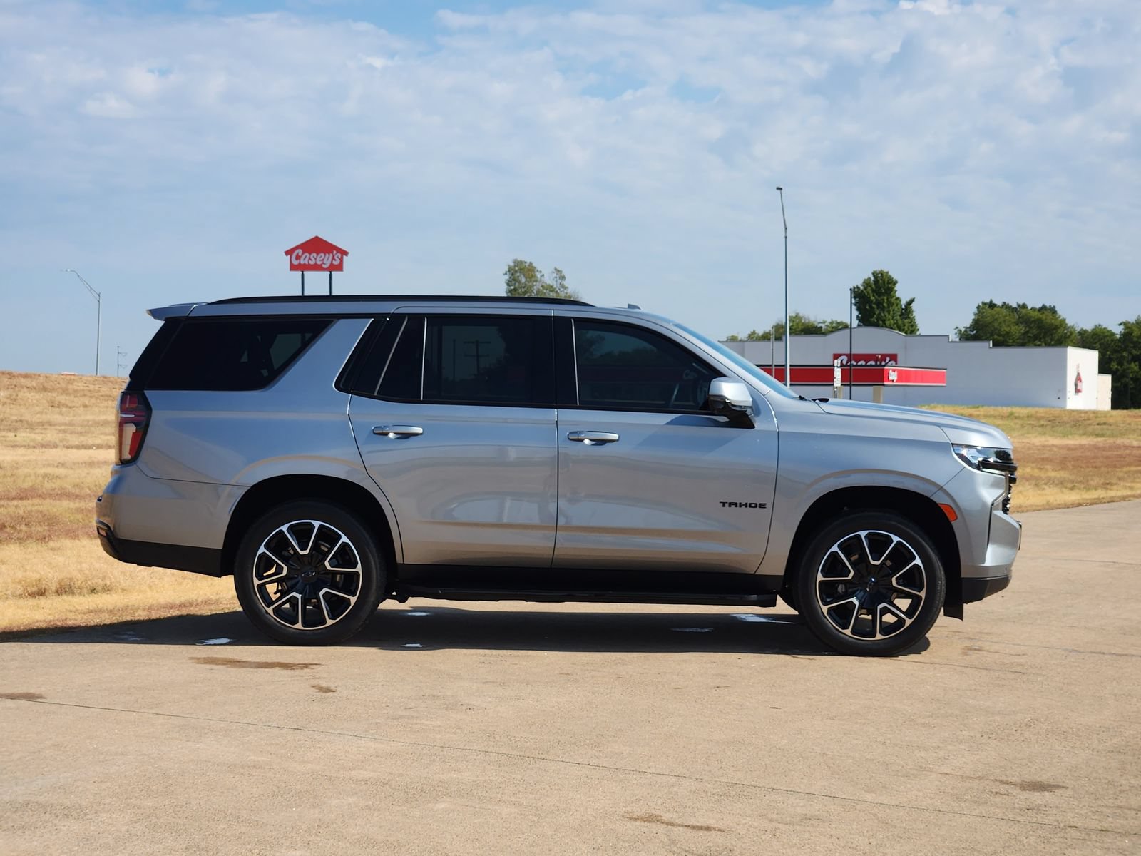 Used 2024 Chevrolet Tahoe RST w/ Luxury Package AWD/4WD image 7