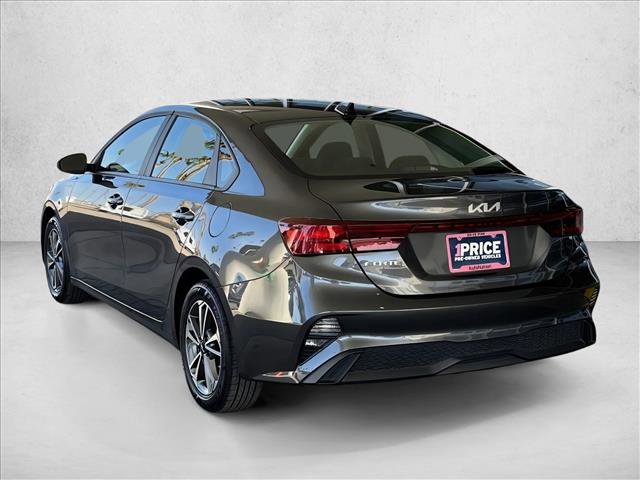 Used 2024 Kia Forte LXS video 3