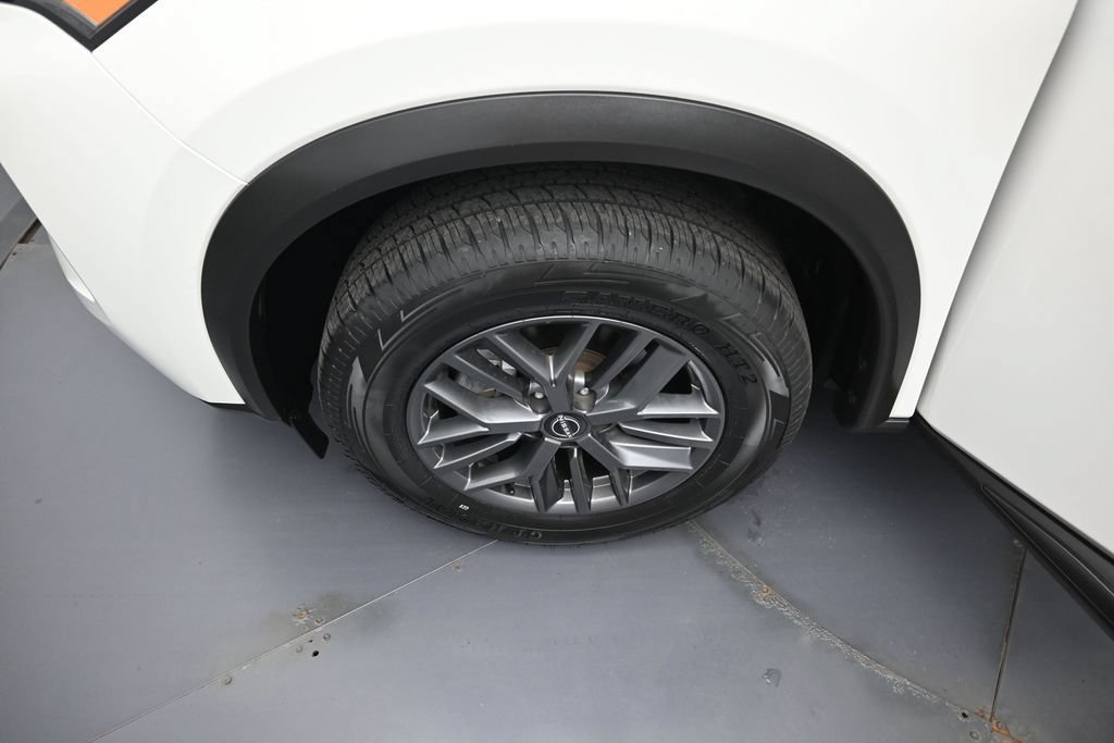 Used 2023 Nissan Rogue S FWD image 33