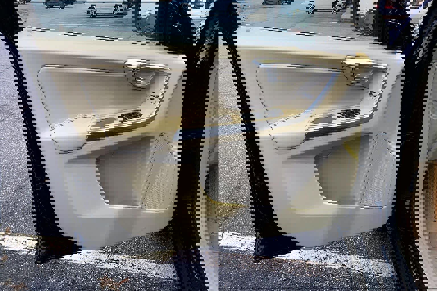 Used 2016 Volvo XC60 T5 Platinum image 20