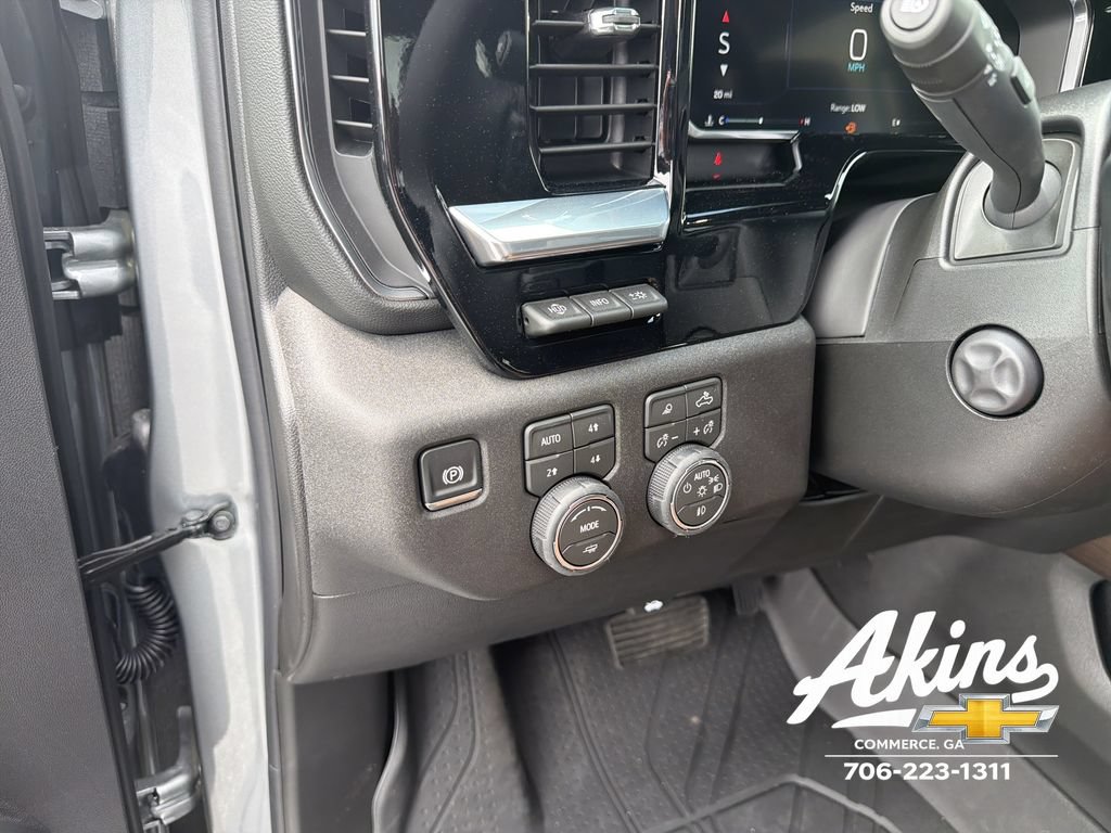 New 2026 Chevrolet Silverado 1500 High Country AWD/4WD image 12