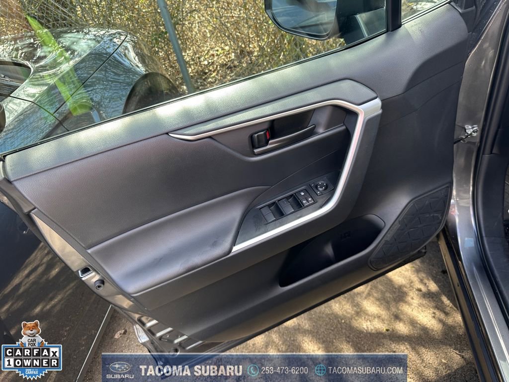 Used 2025 Toyota RAV4 LE AWD/4WD image 11