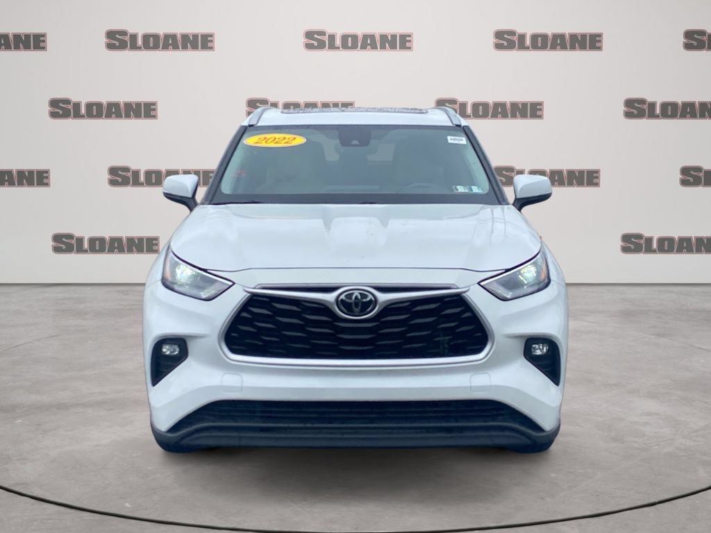Used 2022 Toyota Highlander XLE AWD/4WD image 8