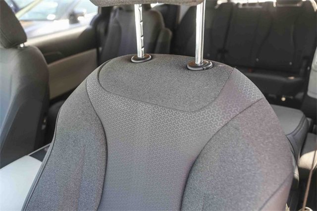 Certified 2022 Kia Carnival LX image 27