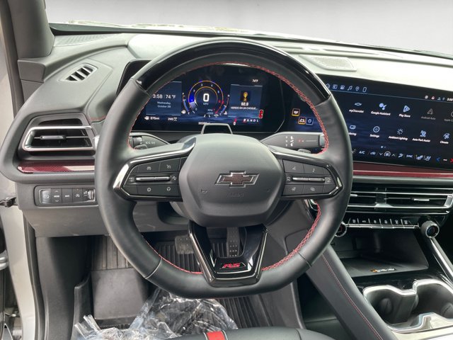 Used 2025 Chevrolet Traverse RS AWD/4WD image 11