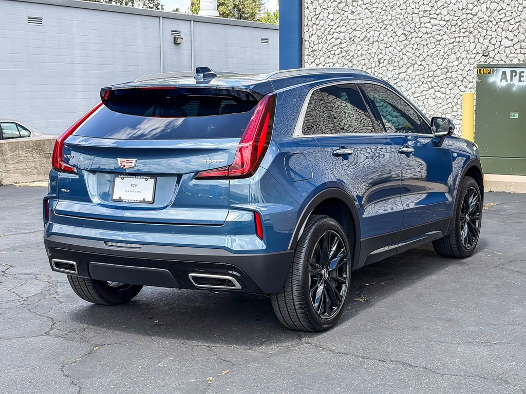 Used 2025 Cadillac XT4 Premium Luxury w/ Cold Weather Package AWD/4WD image 4