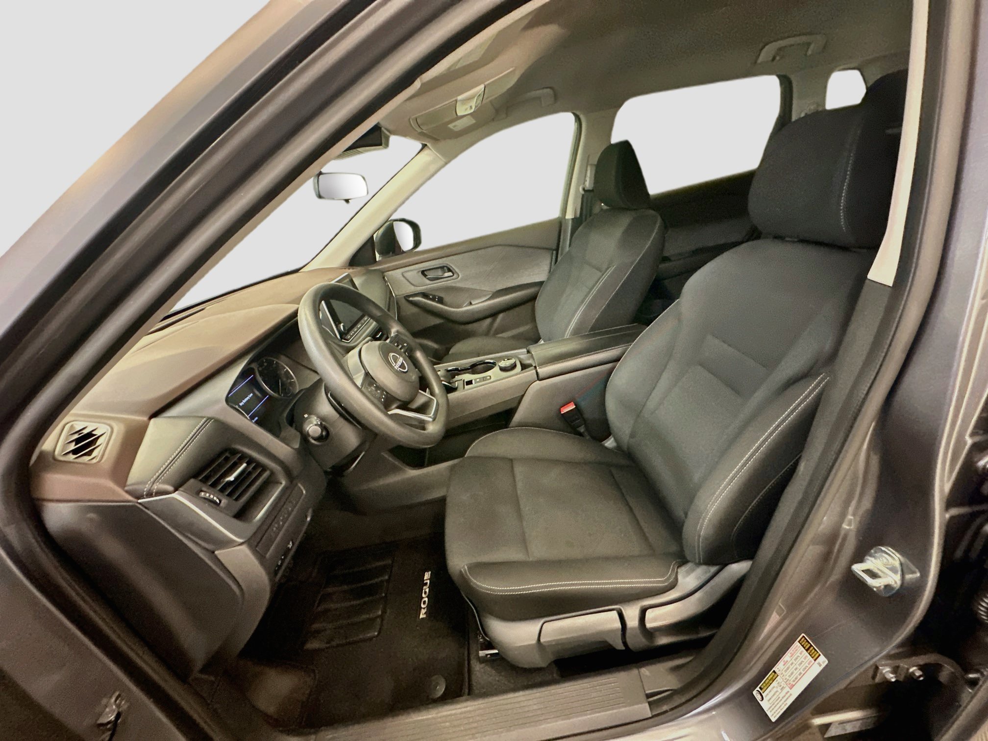 Used 2023 Nissan Rogue S AWD/4WD image 13