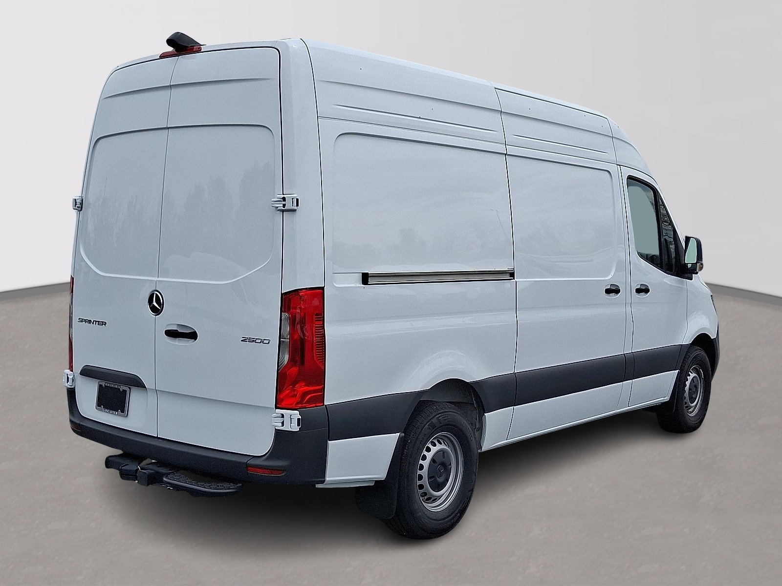 Used 2025 Mercedes-Benz Sprinter 2500 image 4