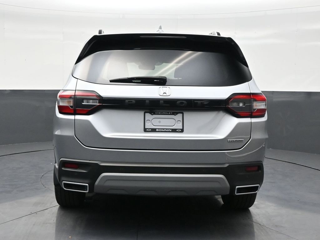 Used 2023 Honda Pilot Touring image 4