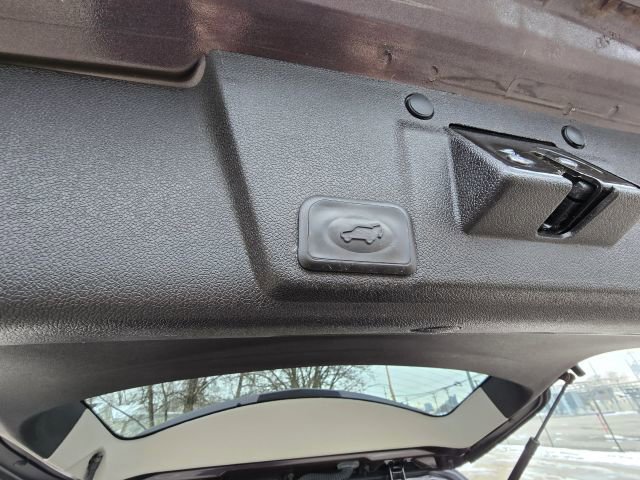 Used 2016 Chevrolet Traverse LTZ image 33