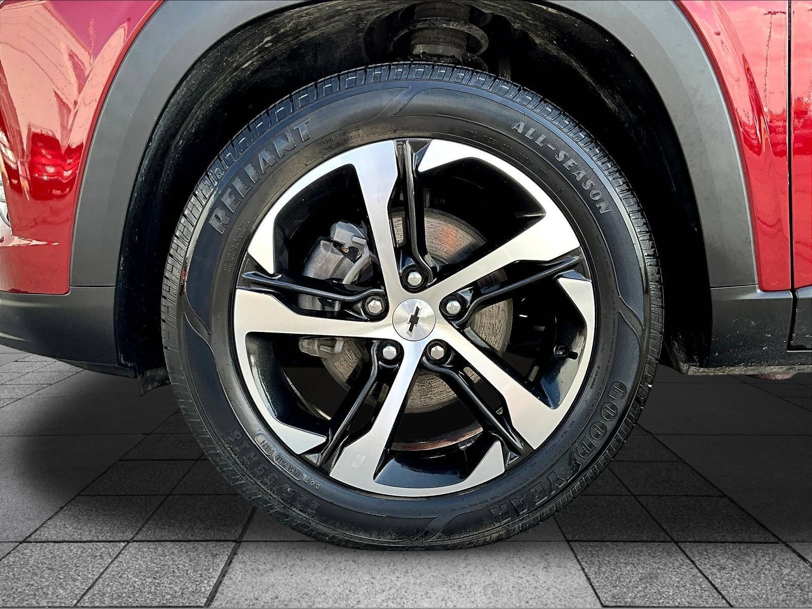 Used 2024 Chevrolet Trax RS FWD image 36