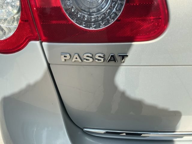 Used 2010 Volkswagen Passat Komfort FWD image 31