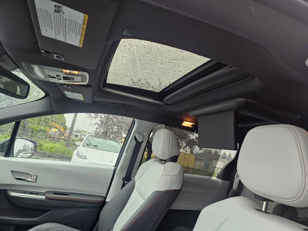 Used 2022 Toyota Sienna FWD image 26