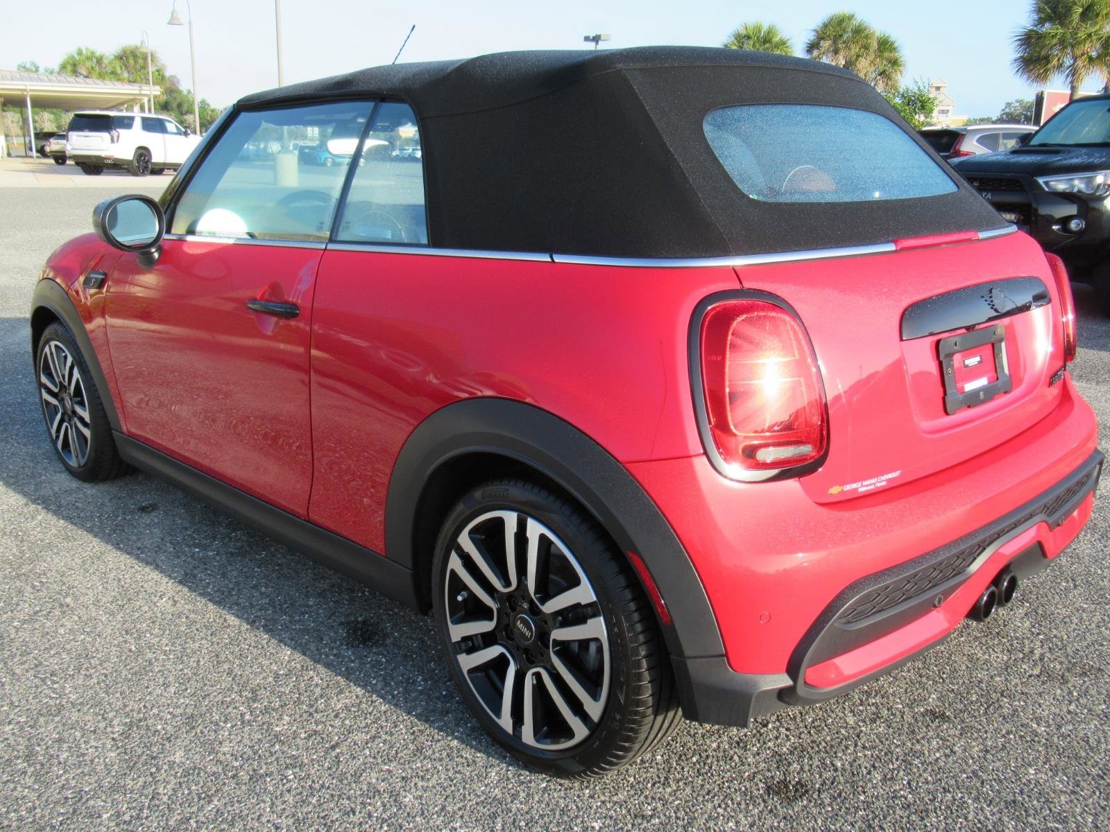 Used 2023 MINI Cooper S w/ Signature Upholstery Package image 5