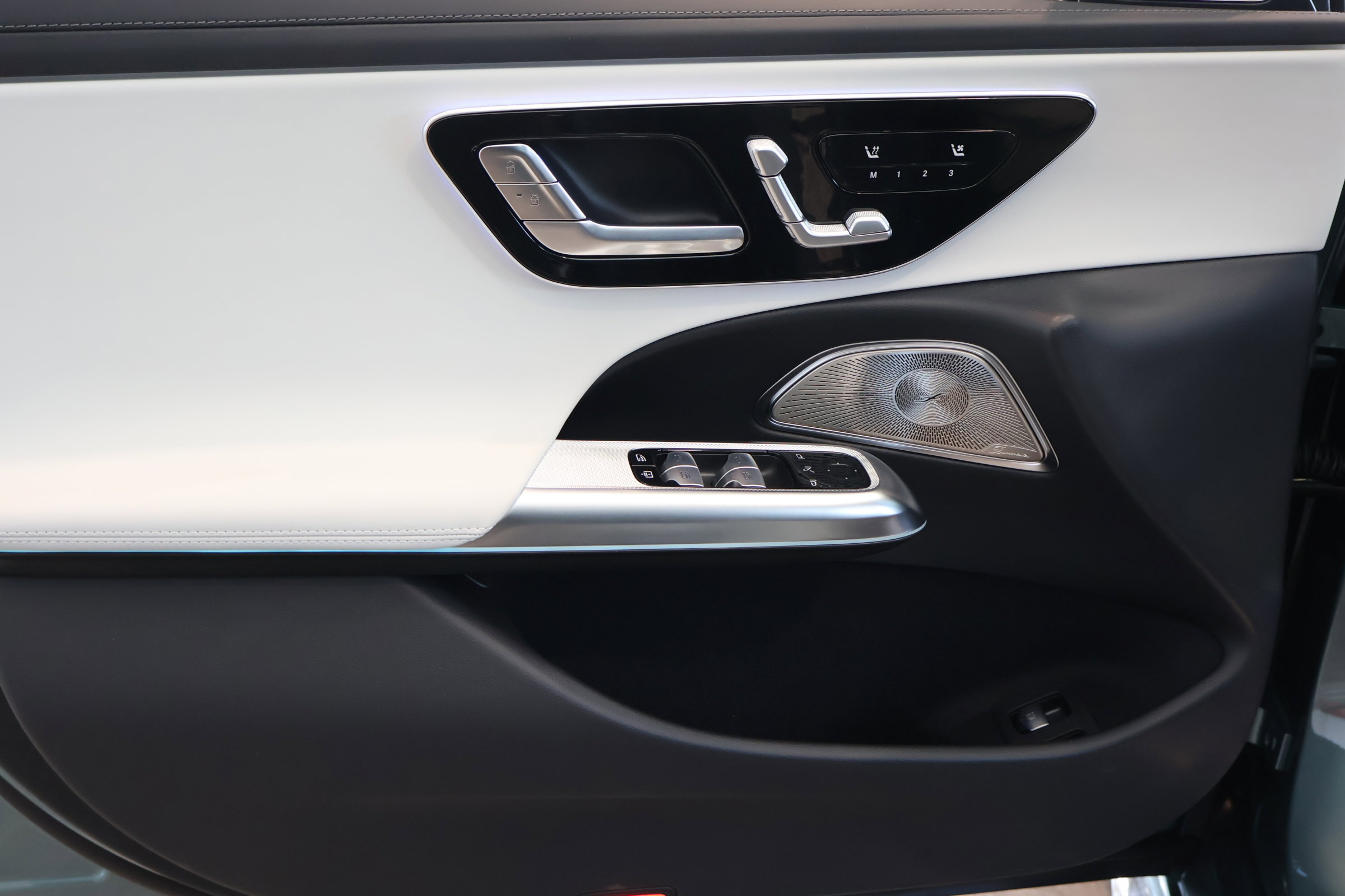 New 2026 Mercedes-Benz E 53 AMG e 4MATIC Sedan image 9