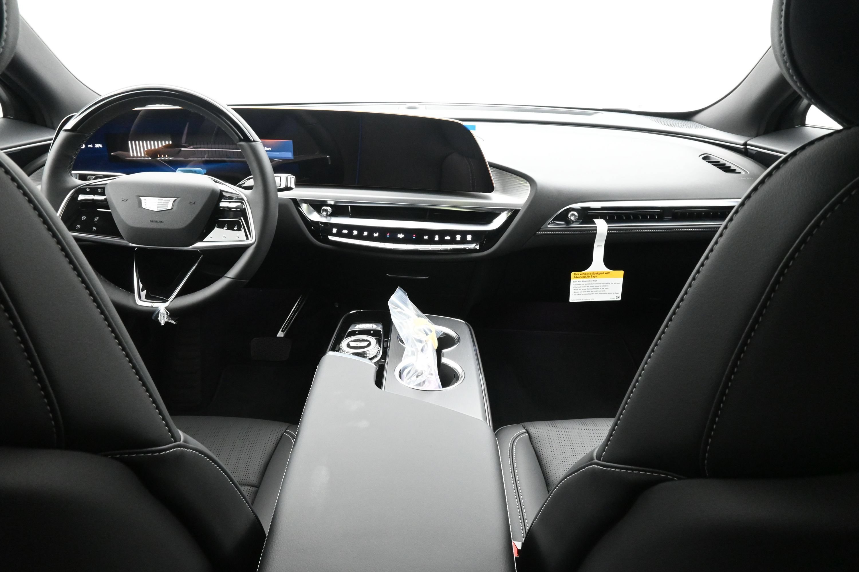 New 2026 Cadillac Lyriq Luxury w/ LPO, Floor Liner Package AWD/4WD image 9