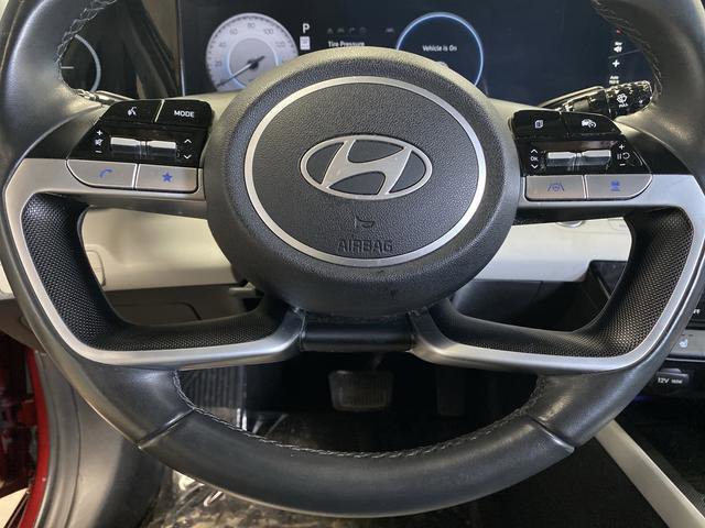 Certified 2025 Hyundai Elantra Limited image 17