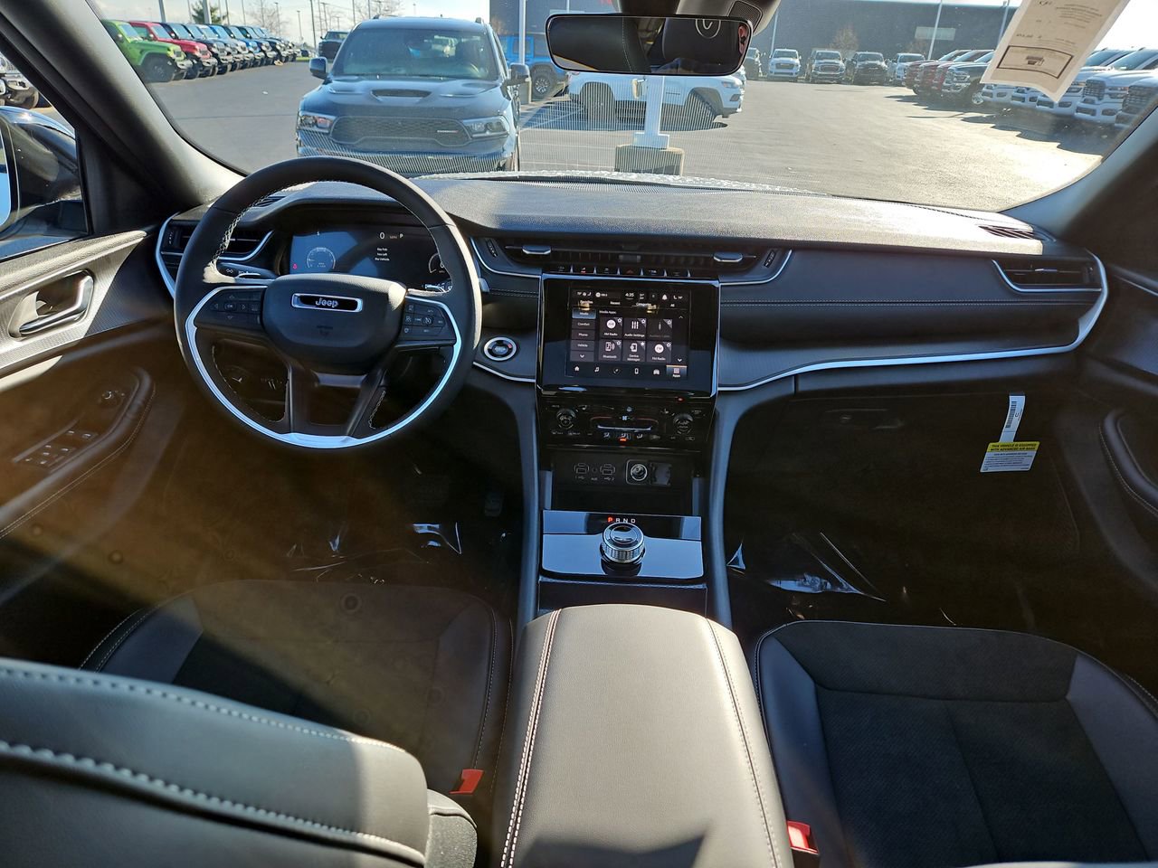 New 2025 Jeep Grand Cherokee L Altitude image 17