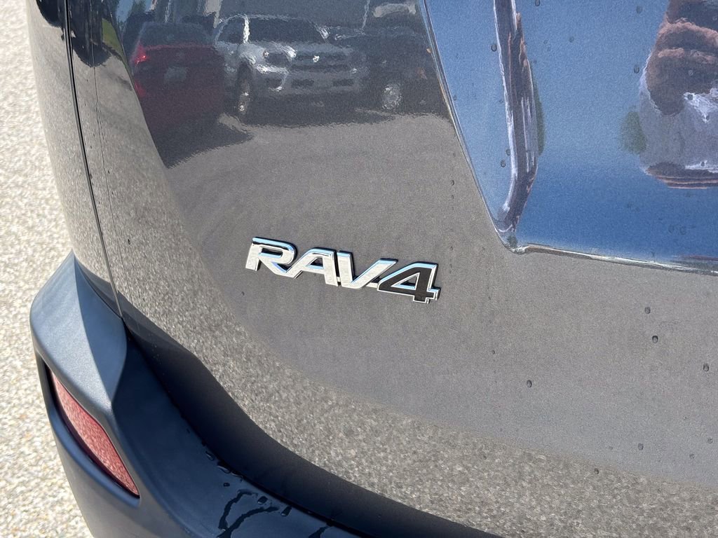 Used 2015 Toyota RAV4 XLE AWD/4WD image 13