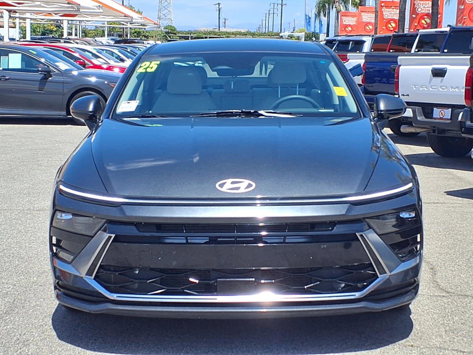 Used 2025 Hyundai Sonata SEL FWD image 2