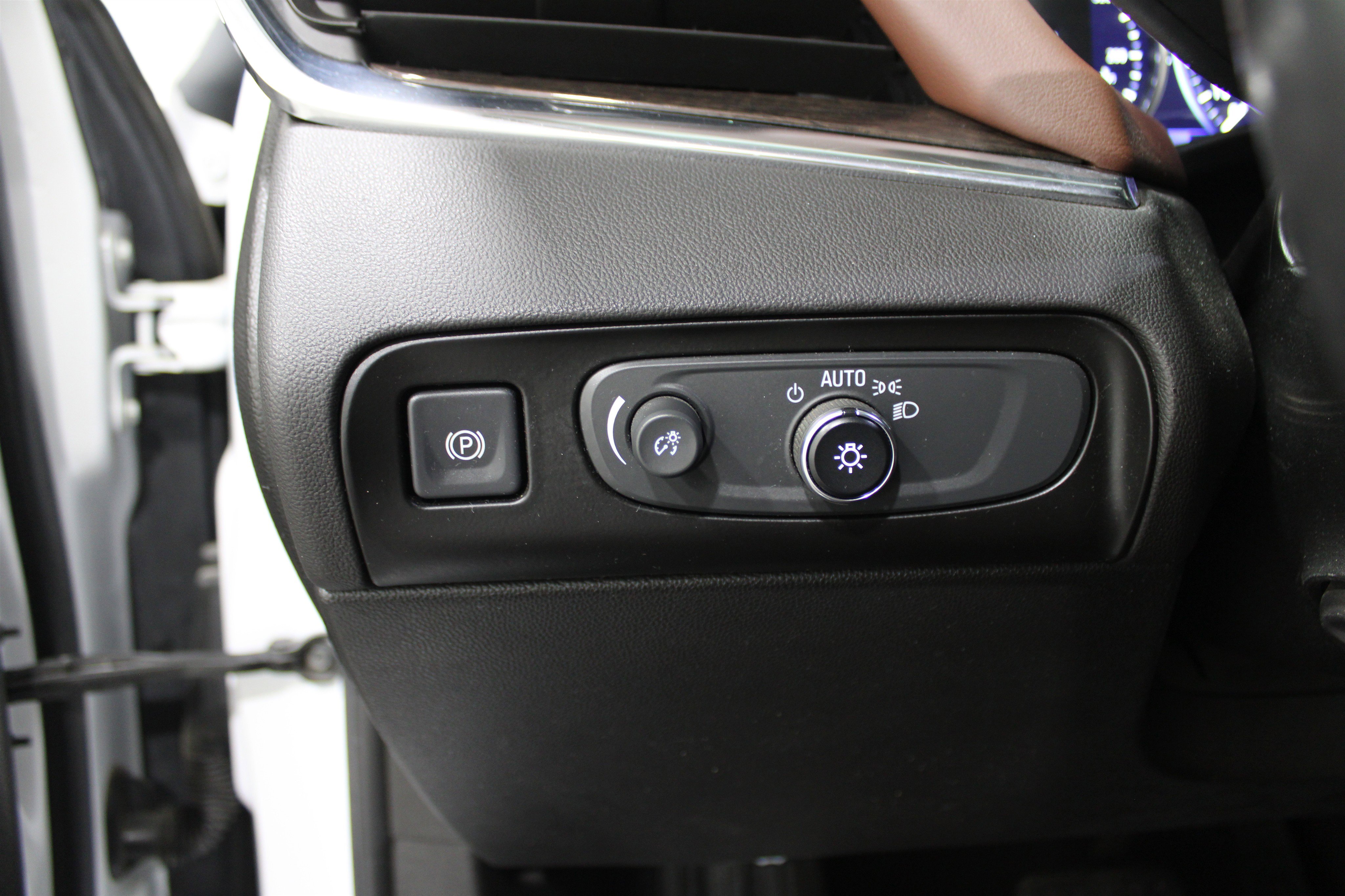 Used 2020 Buick Enclave Avenir w/ Trailering Package, 5000 lbs. image 11