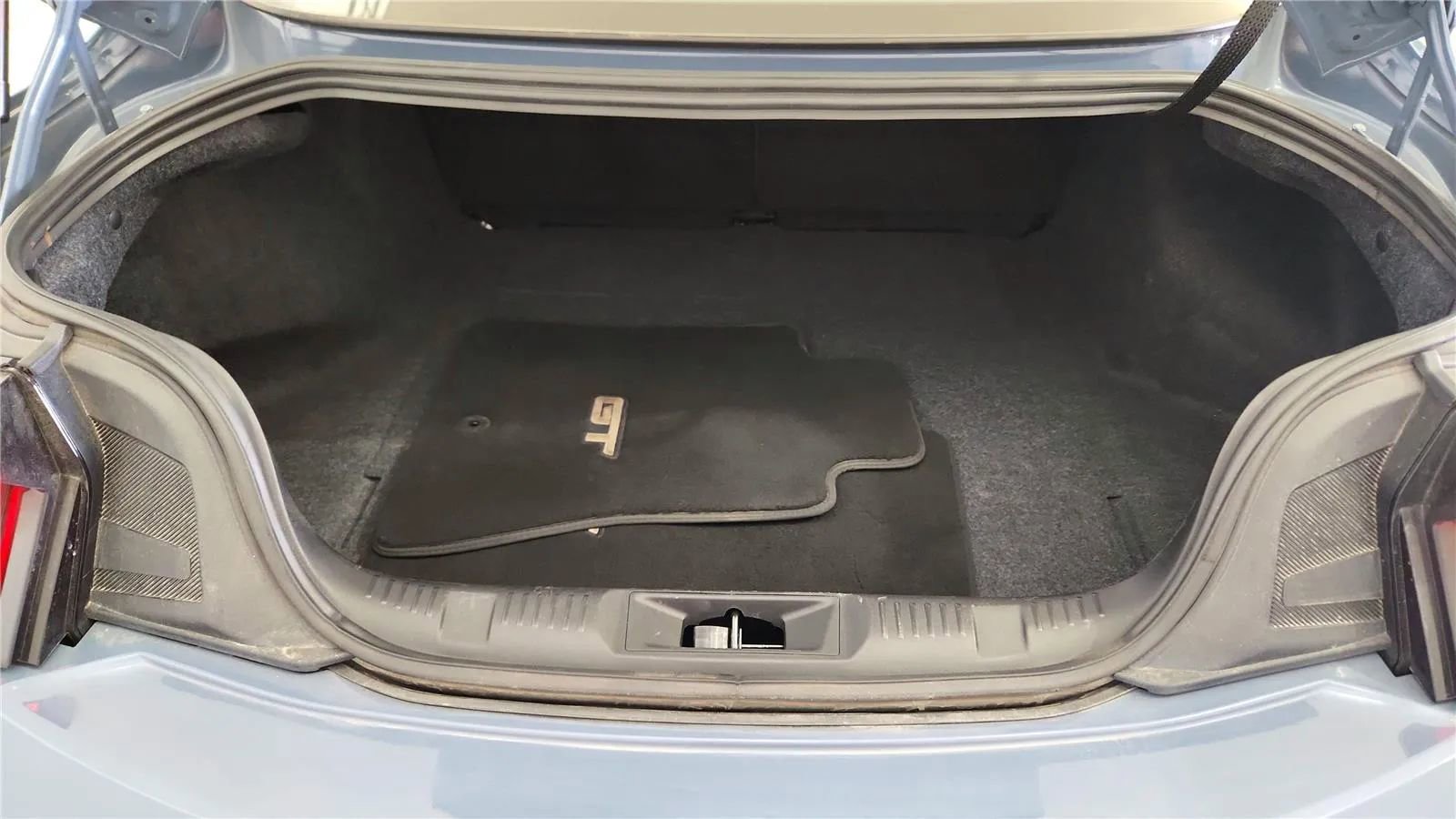 Used 2025 Ford Mustang GT image 19