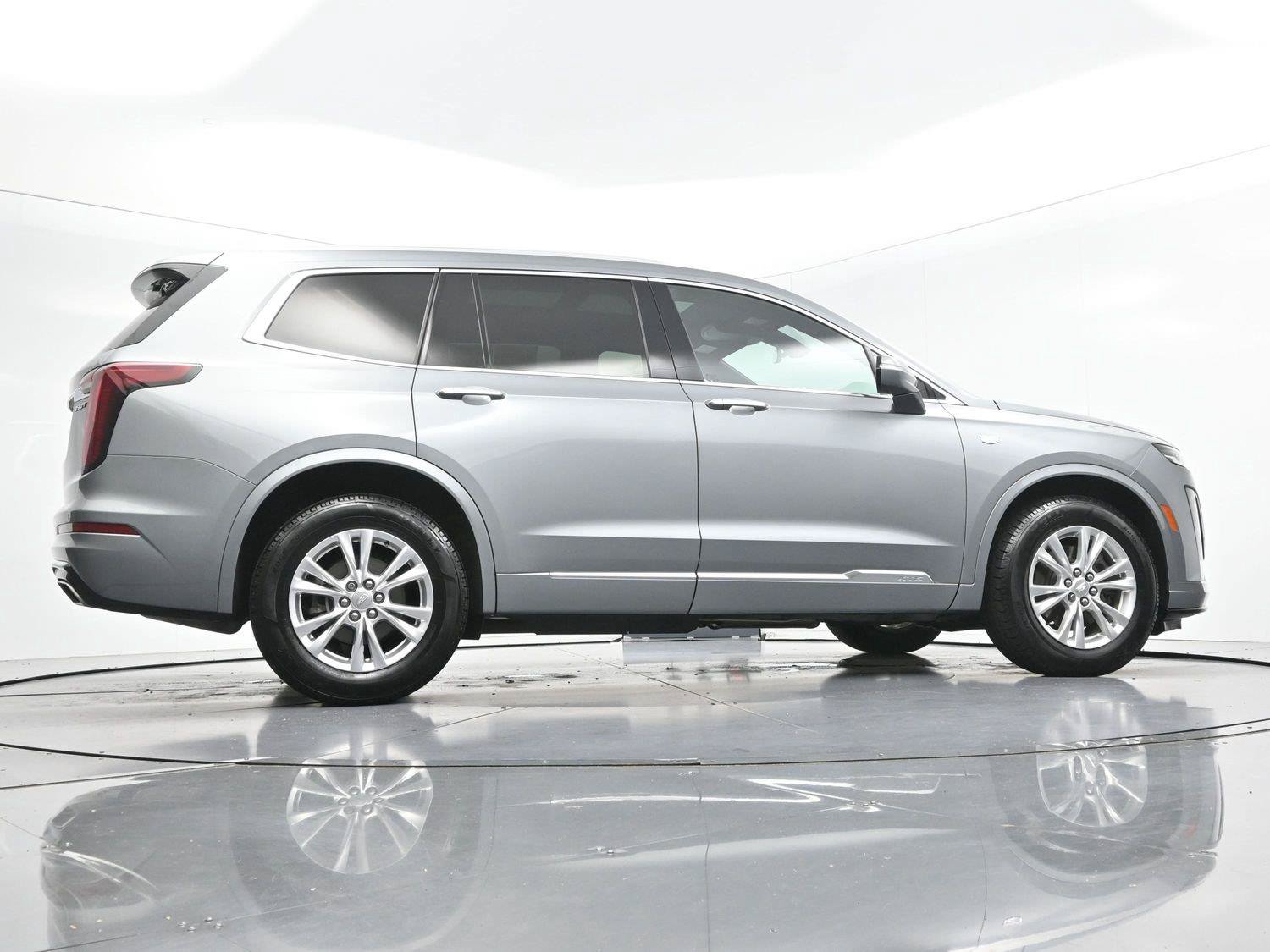 Used 2024 Cadillac XT6 Luxury FWD image 57