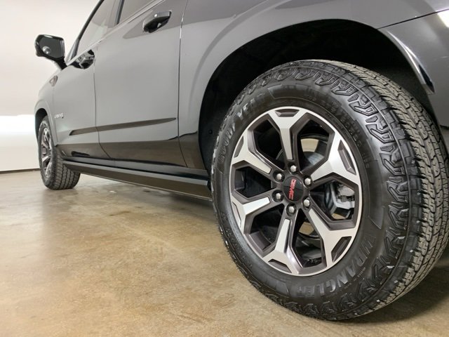 Used 2025 GMC Yukon XL AT4 Ultimate image 18