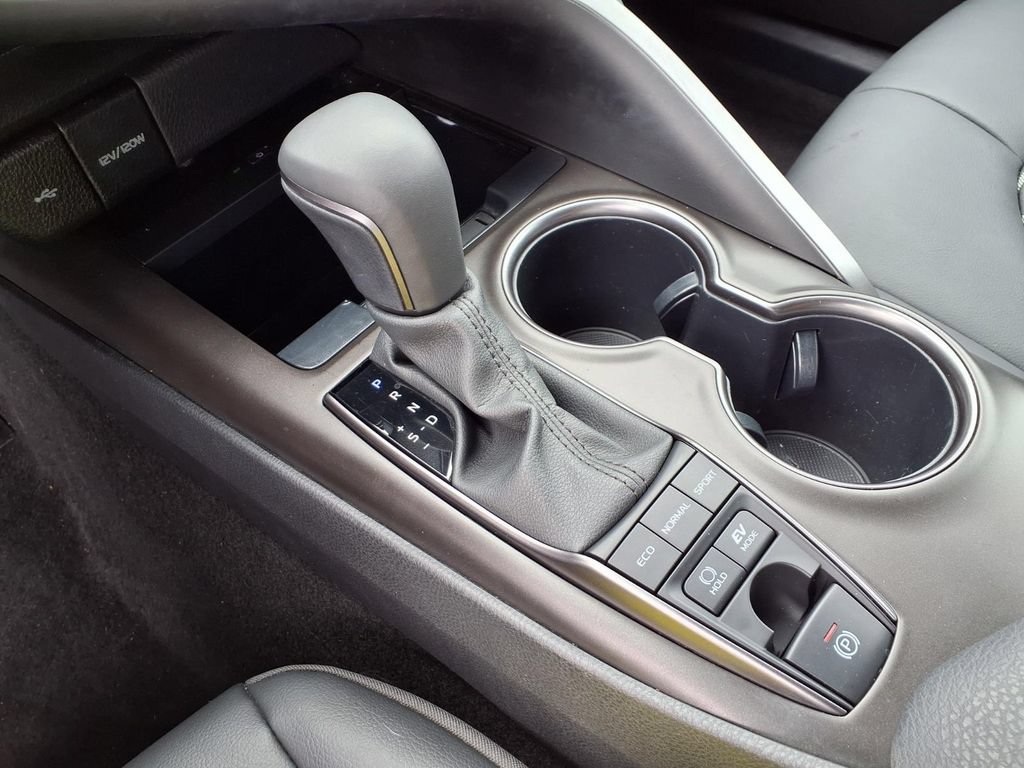 Used 2023 Toyota Camry SE w/ Audio Upgrade Package FWD image 9