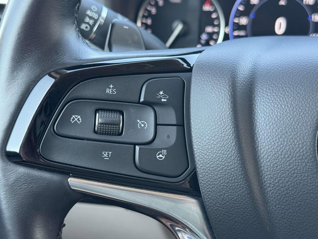 Used 2023 Buick Enclave Avenir w/ Avenir Technology Package image 14