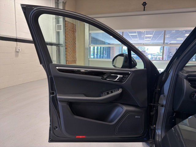 Used 2020 Porsche Macan image 10