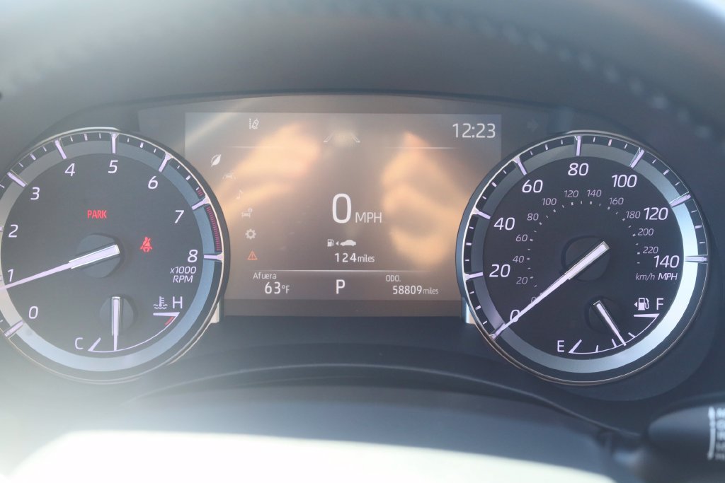 Used 2022 Toyota Highlander XLE AWD/4WD image 36