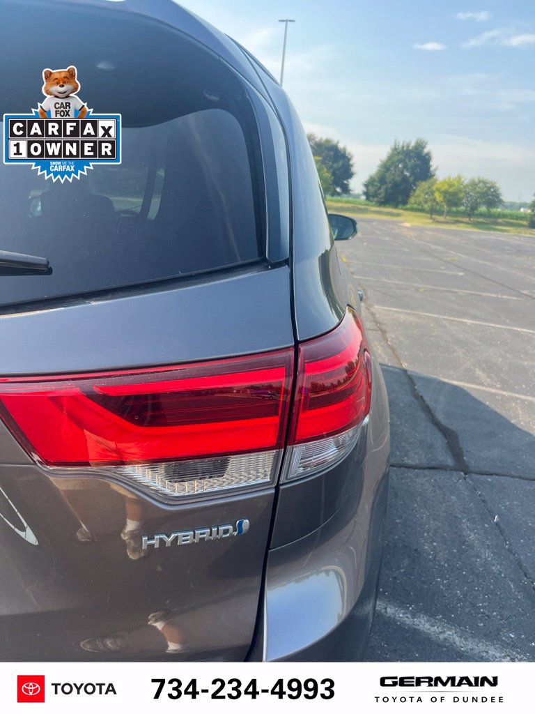 Used 2019 Toyota Highlander XLE AWD/4WD image 16