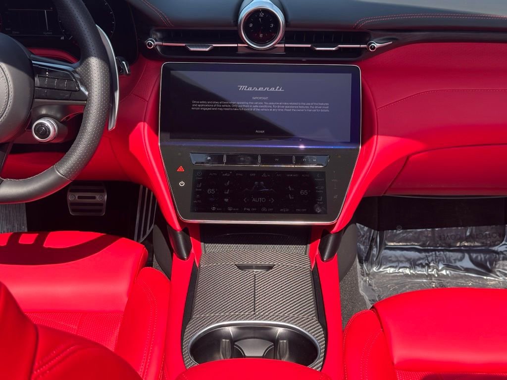 Used 2024 Maserati GranCabrio Trofeo image 28