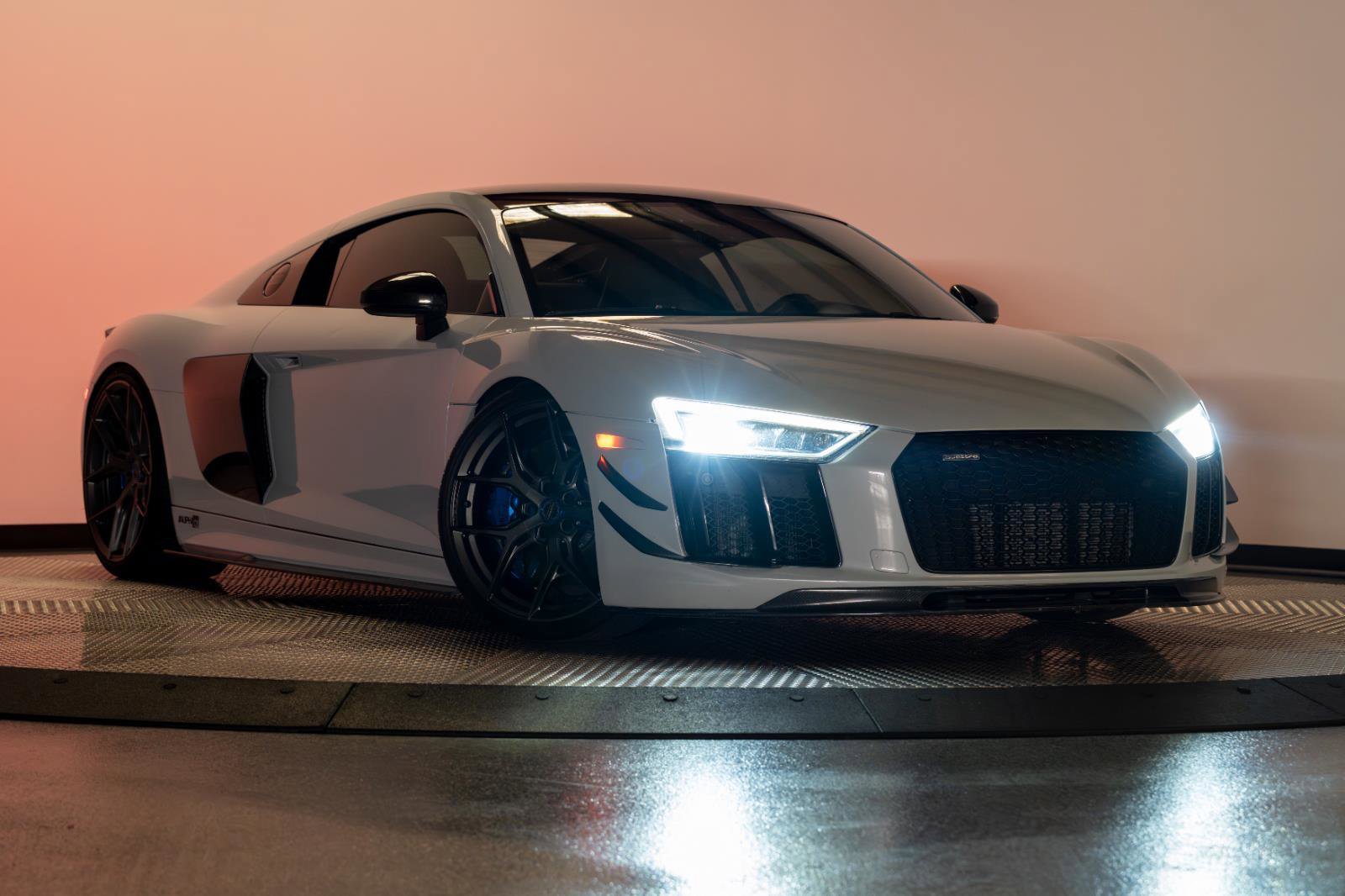 Used 2017 Audi R8 V10 plus w/ Full Leather Package image 23