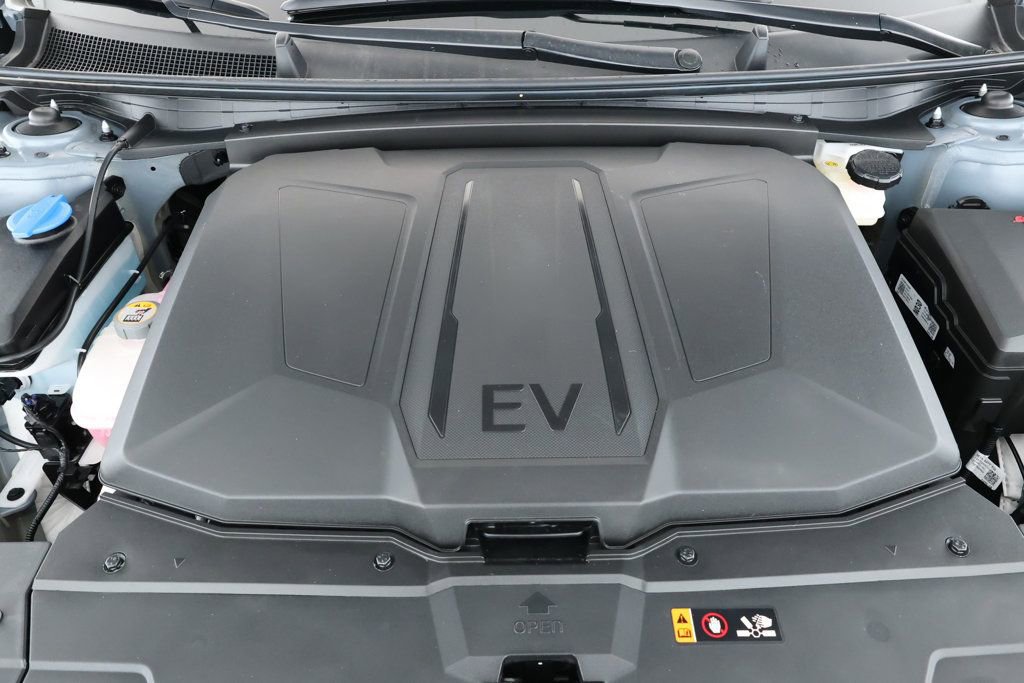 Used 2025 Hyundai Ioniq 5 SE image 23