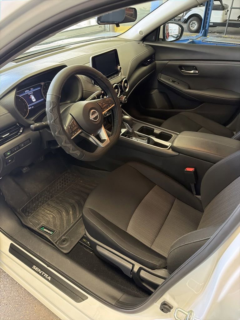 Used 2024 Nissan Sentra SV w/ All-Weather Package FWD image 2