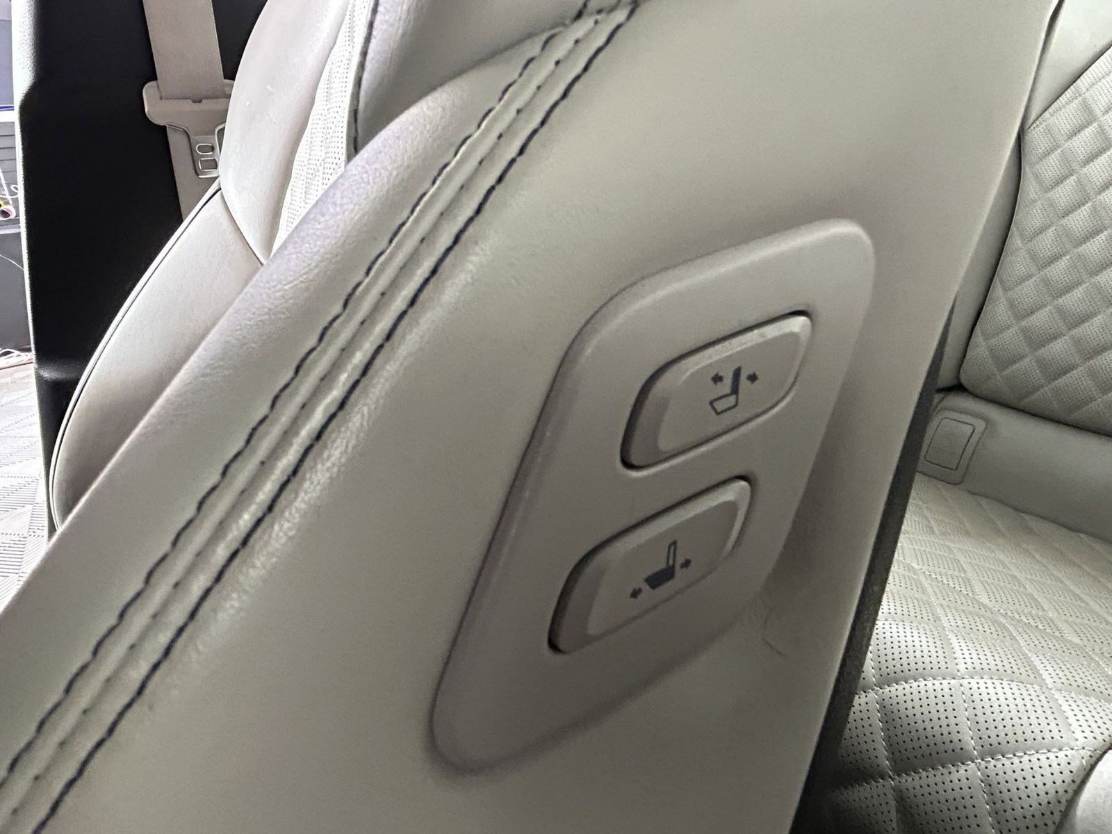 Used 2023 Genesis G70 3.3T w/ Sport Prestige Package image 18